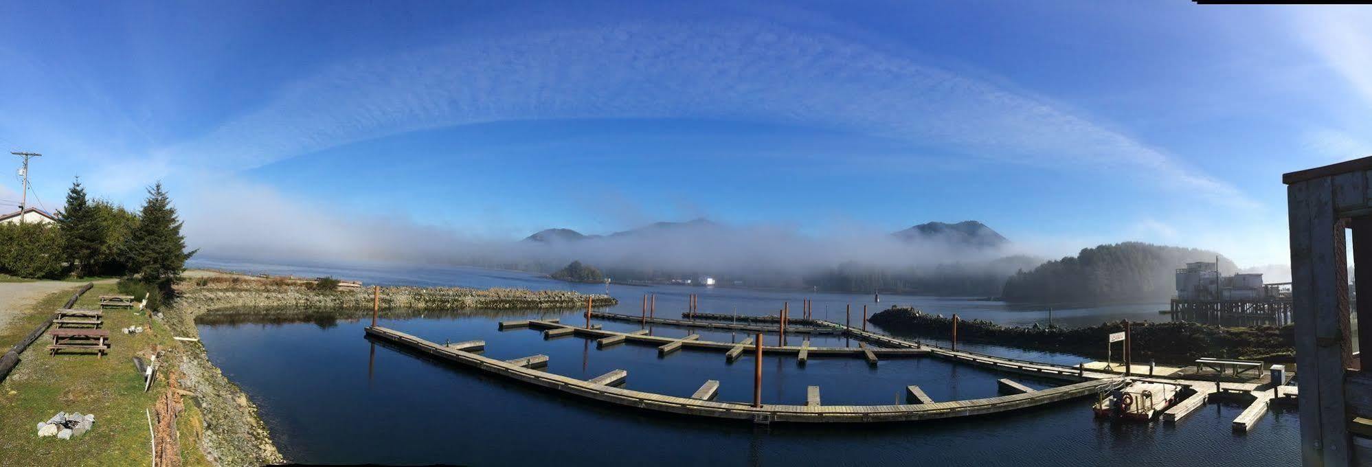 Island West Resort Ucluelet Esterno foto